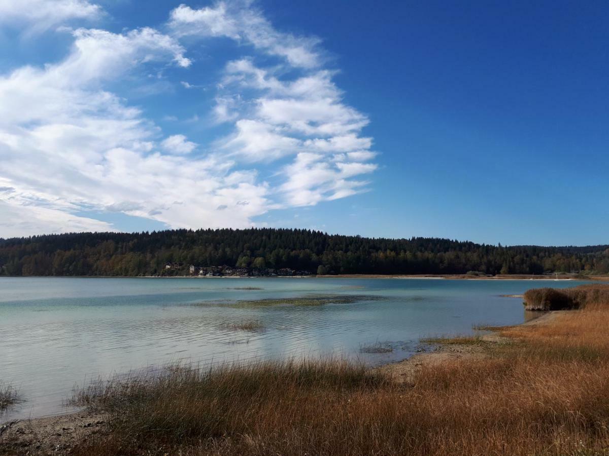 Le Charme Des 2 Lacs Malbuisson Bagian luar foto
