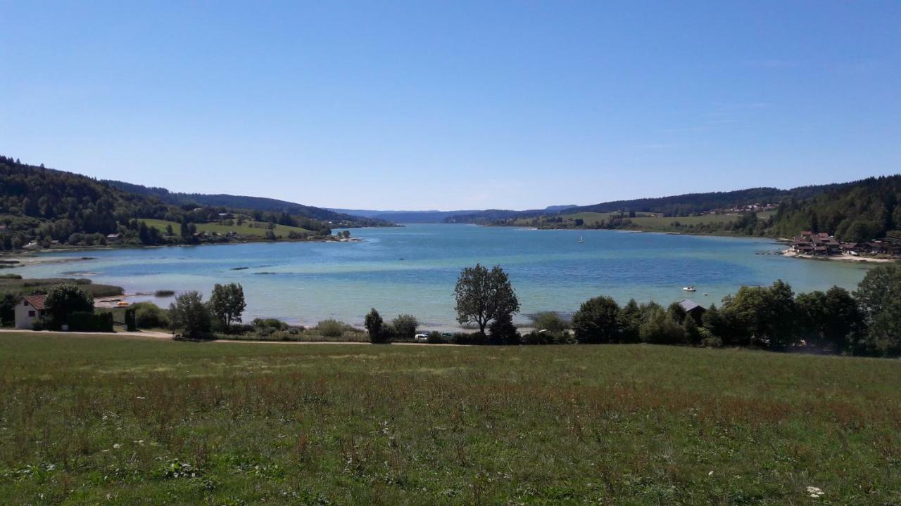 Le Charme Des 2 Lacs Malbuisson Bagian luar foto