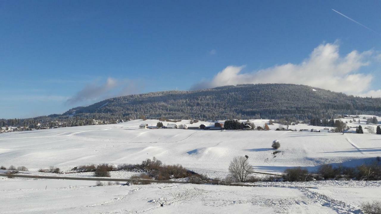 Le Charme Des 2 Lacs Malbuisson Bagian luar foto